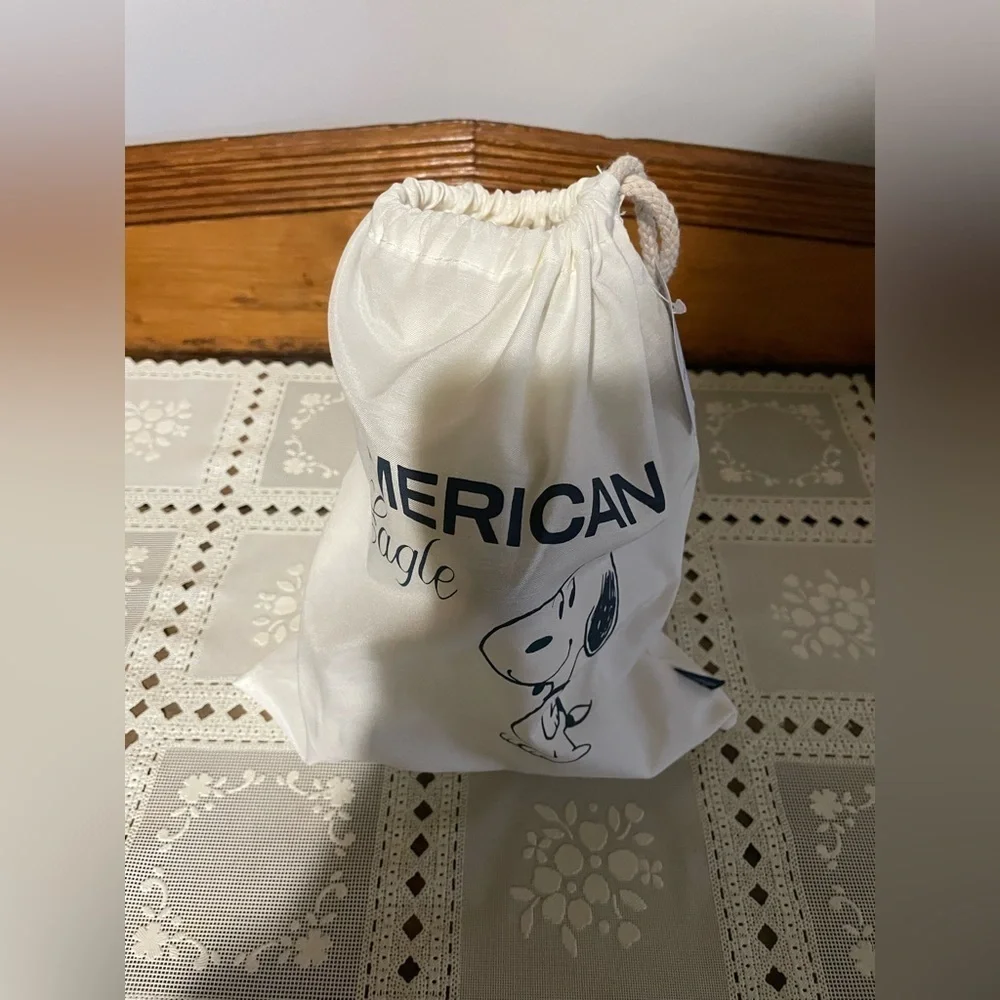 American Eagle “SNOOPY” limited edition plush NWT